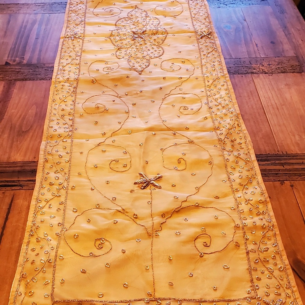 Table runner - Picture 3 of 4